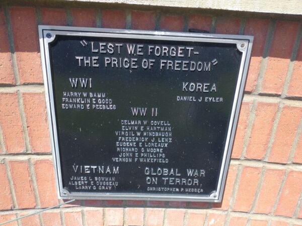 DUNDEE “LEST WE FORGET-THE PRICE OF FREEDOM” MEMORIAL PLAQUE