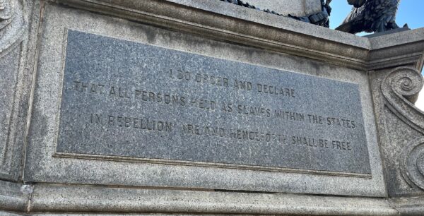 ABRAHAM LINCOLN FROM A GRATEFUL PEOPLE MEMORIAL PLAQUE B