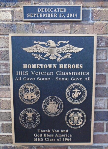 HOMETOWN HEROES HHS VETERAN CLASSMATES MEMORIAL FLAGPOLE PLAQUE A