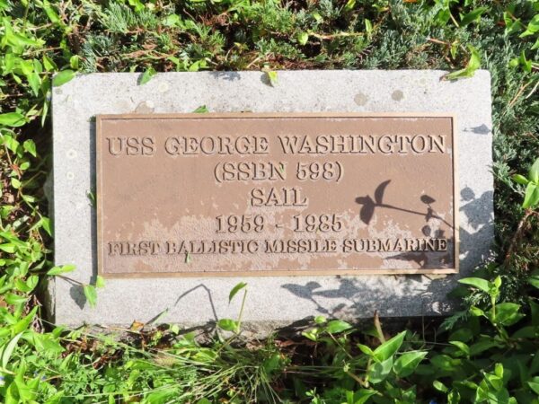 USS GEORGE WASHINGTON (SSVN-598) SAIL MEMORIAL PLAQUE