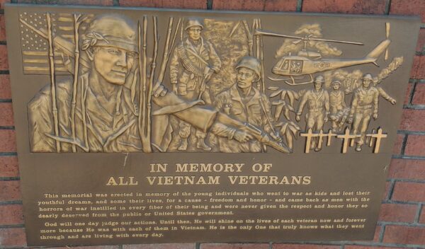 HANCOCK IN MEMORY OF ALL VIETNAM VETERANS MEMORIAL PLAQUE