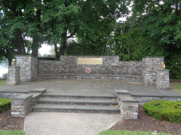 TOWN OF SKANEATELES WORLD WAR MEMORIAL