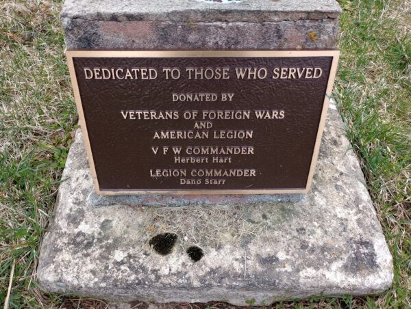 HICKSVILLE DEDICATED TO THOSE WHO SERVED MEMORIAL FLAGPOLE PLAQUE