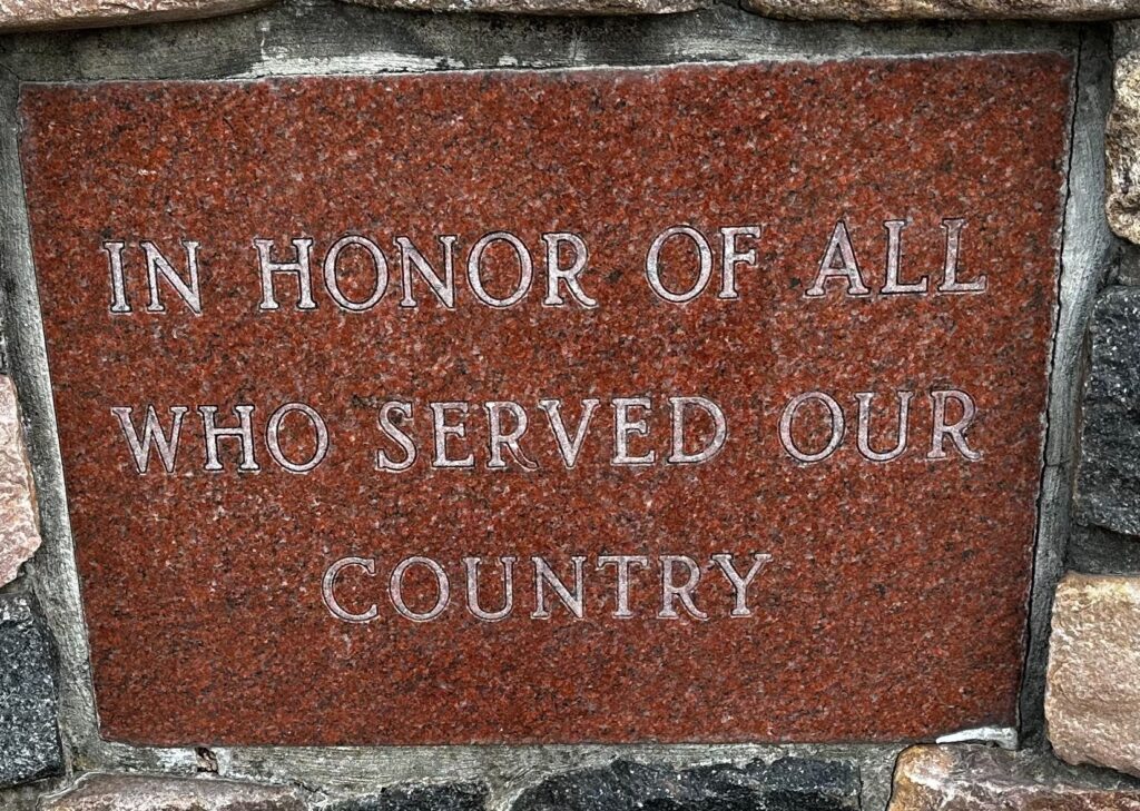 LAKESIDE CEMETERY VETERANS MEMORIAL STONE