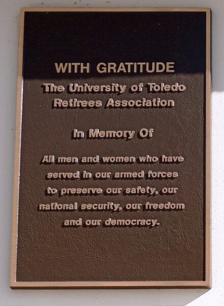WITH GRATITUDE WAR MEMORIAL PLAQUE