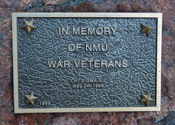 IN MEMORY OF NMU WAR VETERANS MEMORIAL PLAQUE