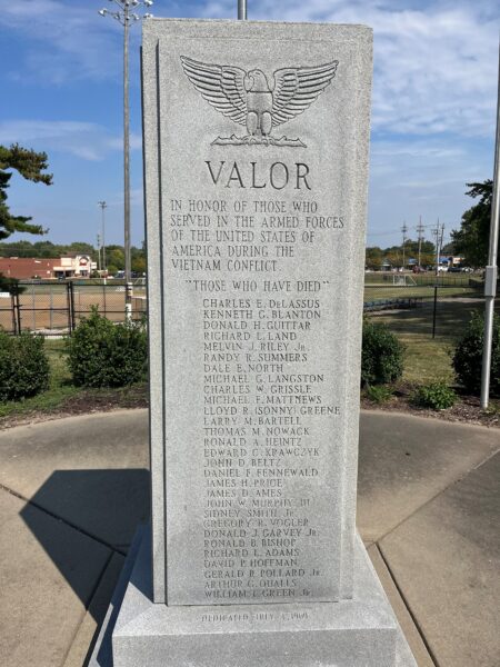 FLORISSANT VIETNAM MEMORIAL OBELISK FRONT