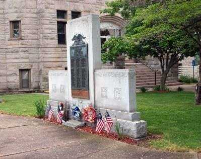 PULASKI COUNTY WORLD WARS MEMORIAL