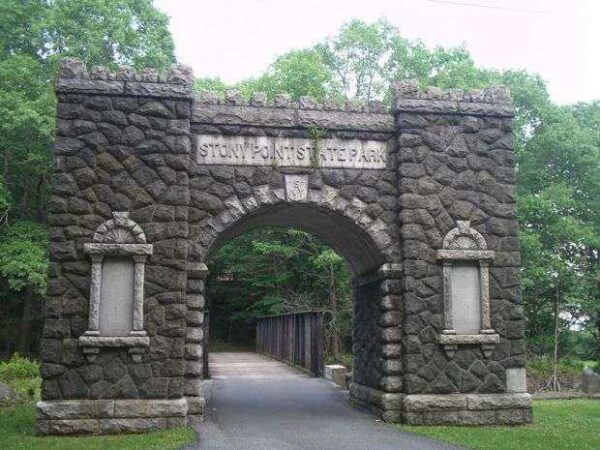 STONY POINT BATTLEFIELD REVOLUTIONARY WAR MEMORIAL ARCH