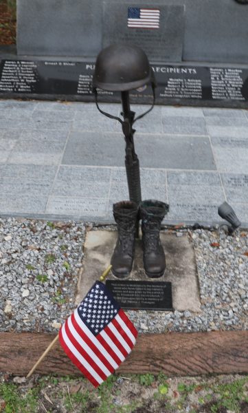 OLD HOMOSASSA VETERANS MEMORIAL BATTLEFIELD CROSS