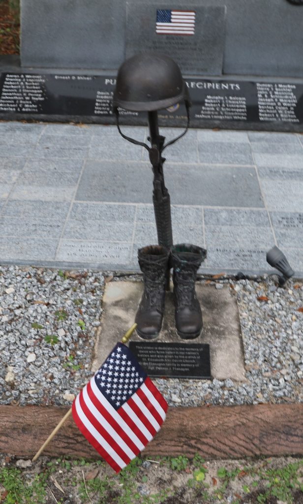 OLD HOMOSASSA VETERANS MEMORIAL BATTLEFIELD CROSS