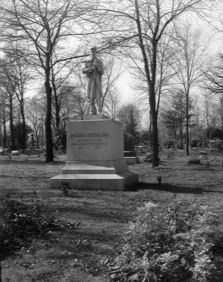 COLUMBIA POST NO. 706 WAR MEMORIAL WITH STATUE