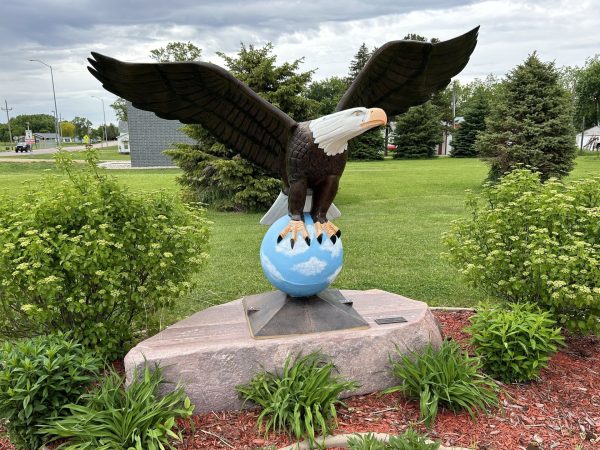 COLMAN, SOUTH DAKOTA VETERANS MEMORIAL STATUE C