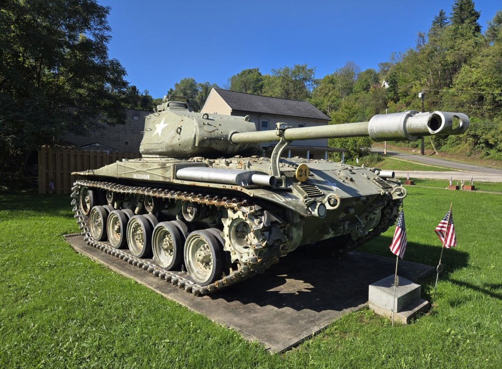 M41 WALKER BULLDOG WAR MEMORIAL TANK